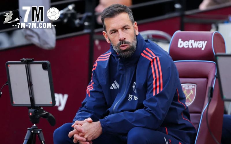 Ruud van Nistelrooy - Từ cựu danh thủ đến HLV tạm quyền của MU